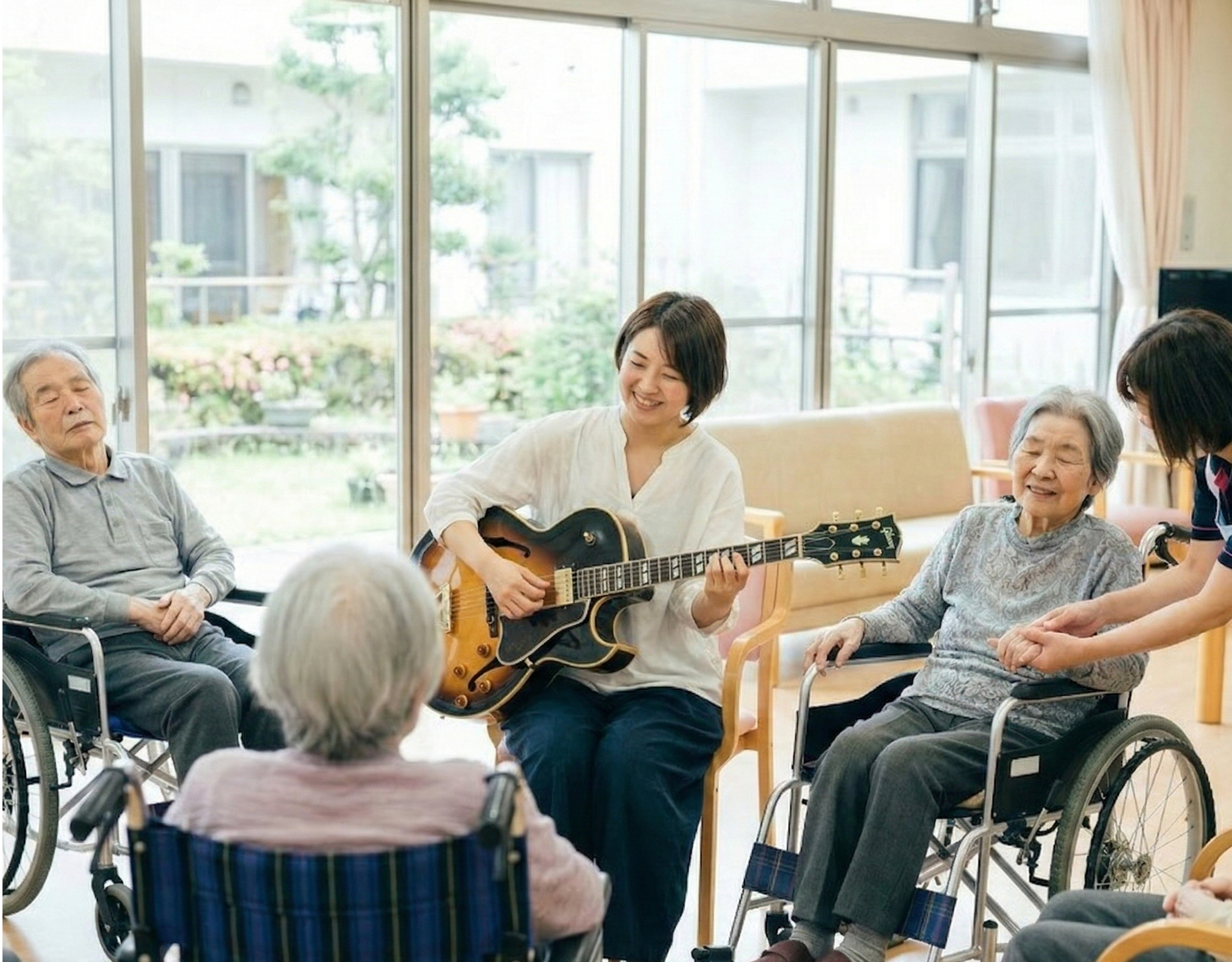 施設で演奏しているイメージ画像
